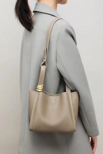 Exquisite Genuine Leather Versatile Casual Bucket Handbag